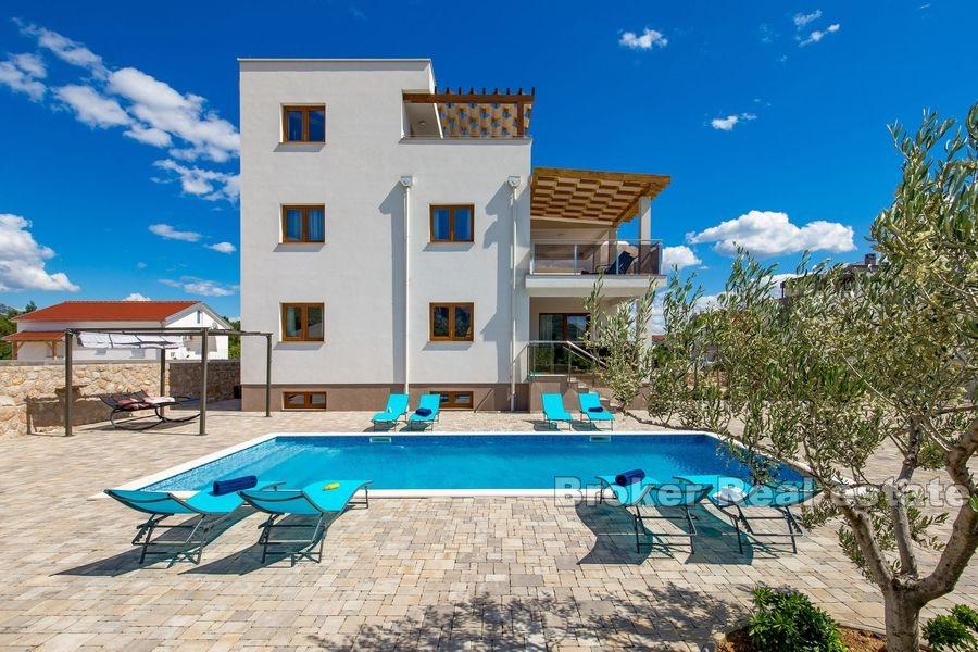 Zadar - Vila s bazénem jen 200 metrů od moře