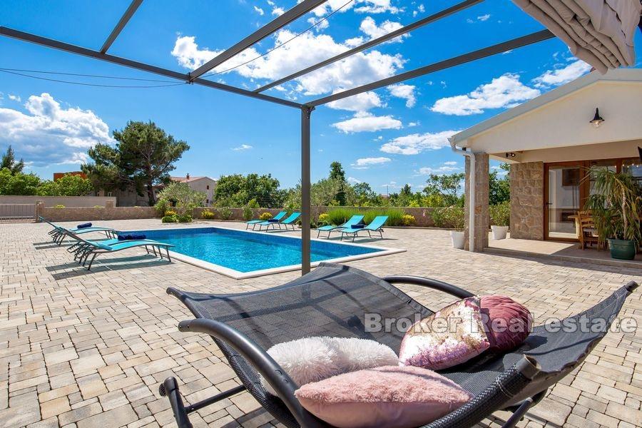 Zadar - Vila s bazénem jen 200 metrů od moře