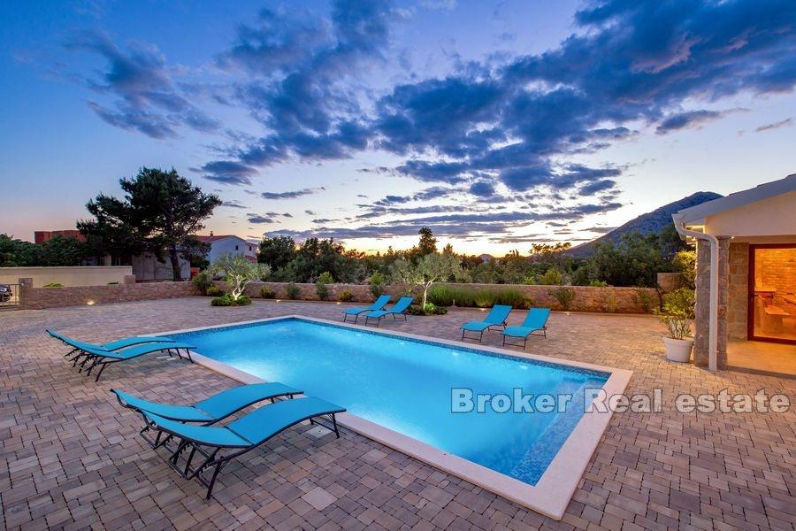 Zadar - Vila s bazénem jen 200 metrů od moře