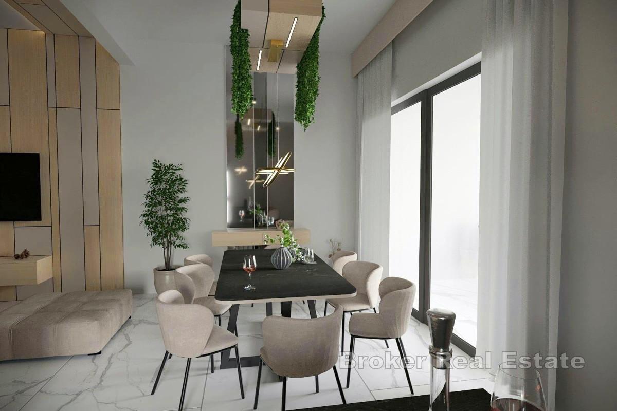 Penthouse s vlastním bazénem v první řadě u moře