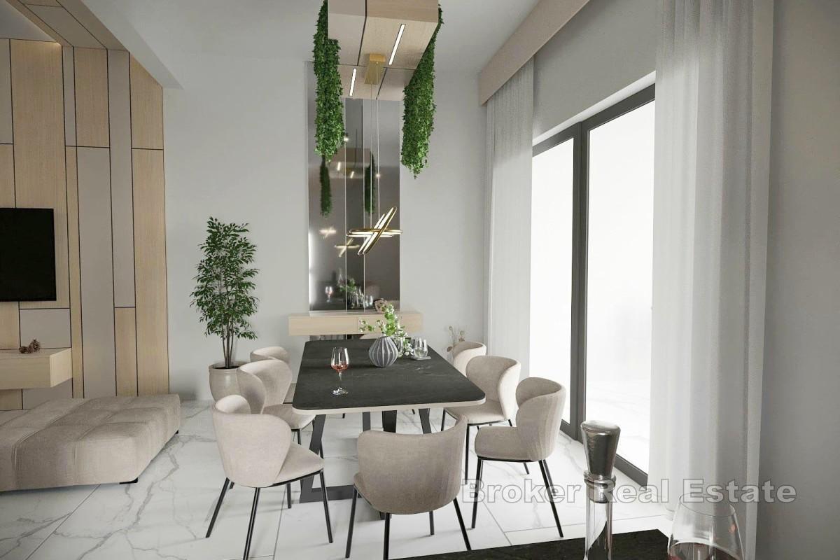 Luxuriöses Penthouse mit Pool und Panoramablick aufs Meer, in erster Reihe zum Strand