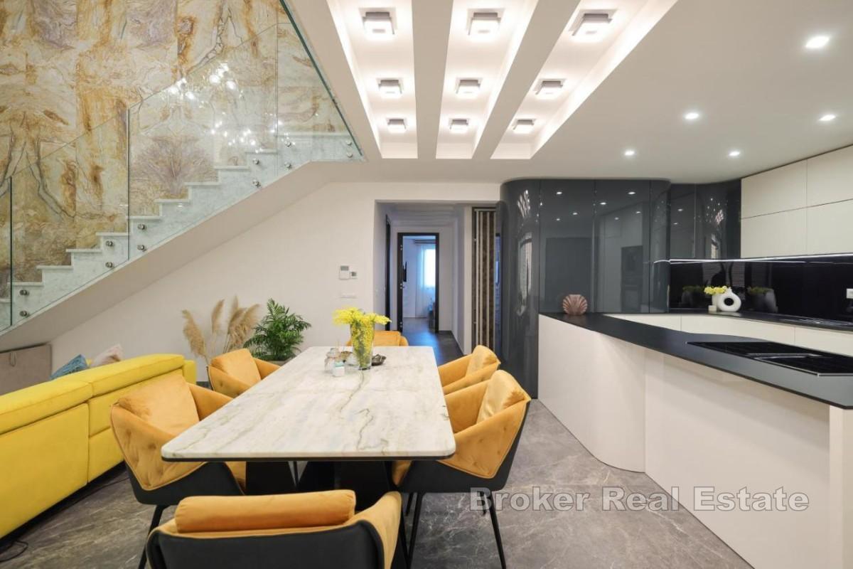 Attico di lusso in prima fila sul mare