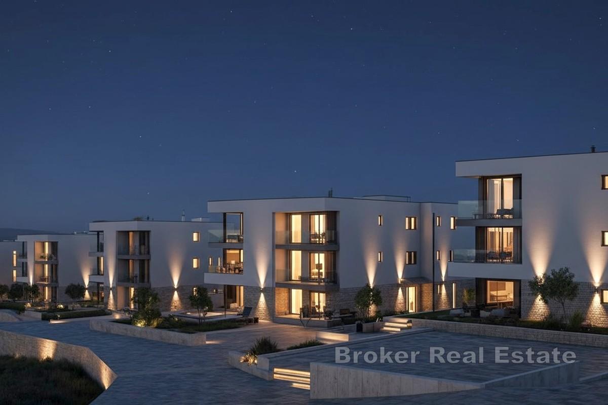 Elegancki apartament na parterze z basenem