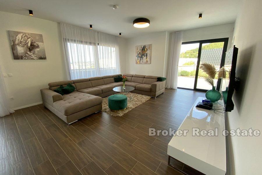 Delat område - Villa med utsikt över havet