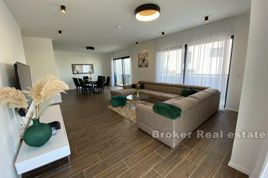 Delat område - Villa med utsikt över havet