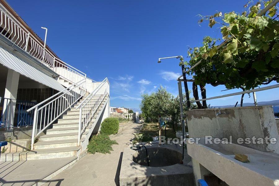 Omis - Dom z apartamentami z otwartym widokiem na morze