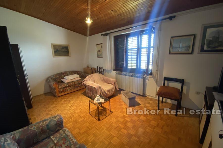 Omis - Dom z apartamentami z otwartym widokiem na morze