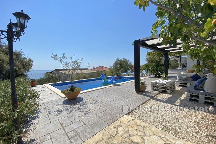 Rogoznica - Krásný dům s bazénem a výhledem na moře