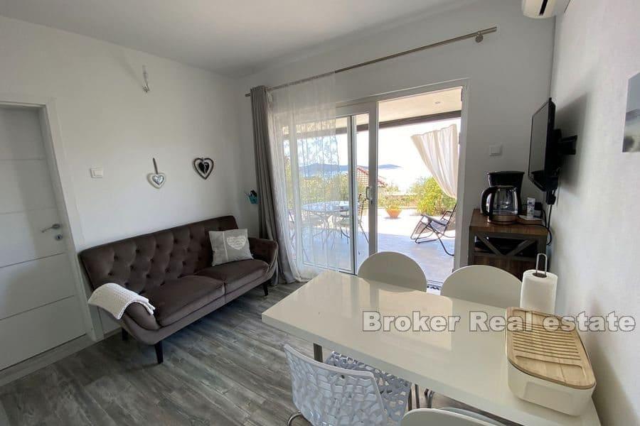 Rogoznica - Krásný dům s bazénem a výhledem na moře