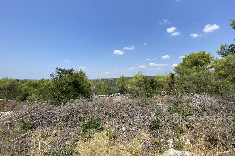 Sibenik - Grunt rolny pierwszy rząd do morza