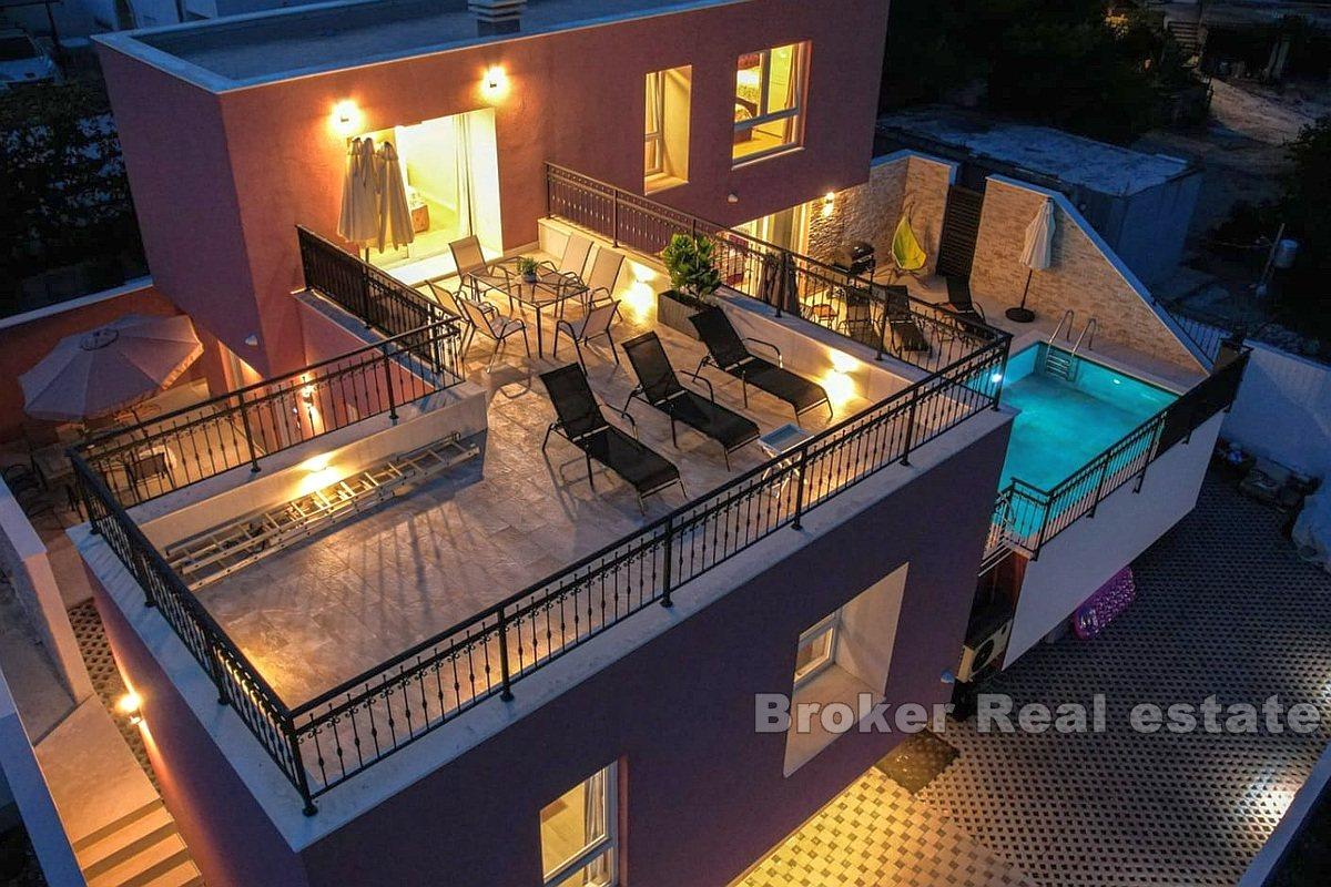 Marina - Hus med basseng og havutsikt