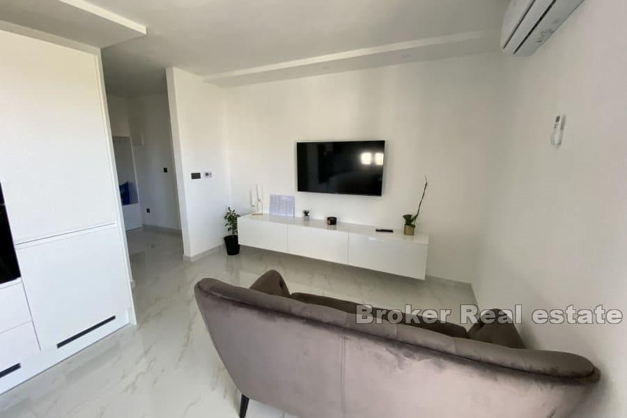 Vodice - Moderní vila s bazénem