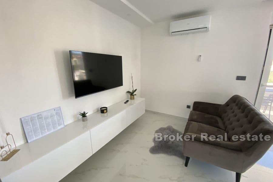 Vodice - Moderní vila s bazénem