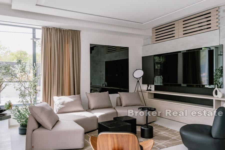 Vodice - Moderna, luksuzna vila s bazenom