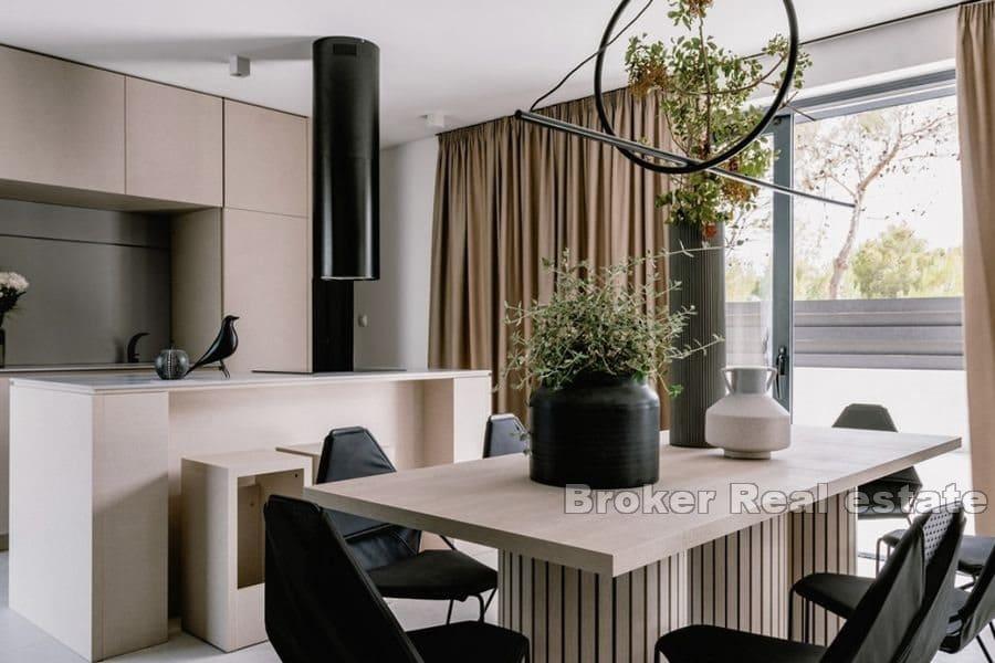 Vodice - Moderna, luksuzna vila s bazenom