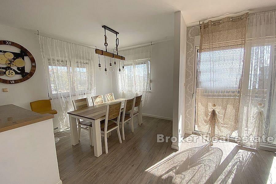 Split - Žnjan, przestronny apartament z trzema sypialniami