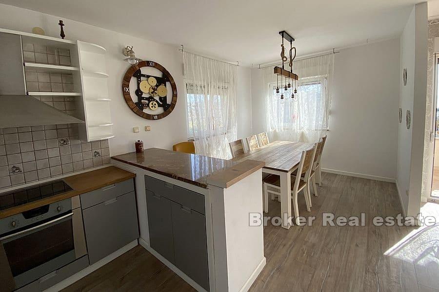 Split - Žnjan, przestronny apartament z trzema sypialniami