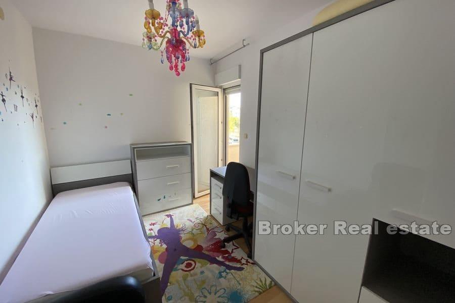 Split - Žnjan, przestronny apartament z trzema sypialniami