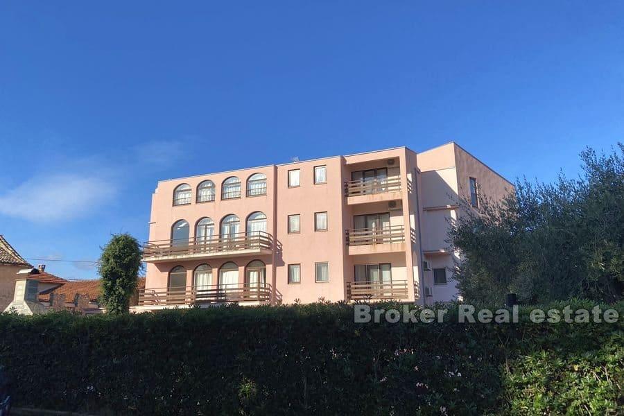 Otok Ugljan - Hotel samo 100 metara od mora