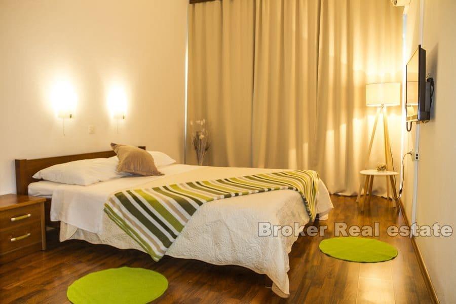 Otok Ugljan - Hotel samo 100 metara od mora