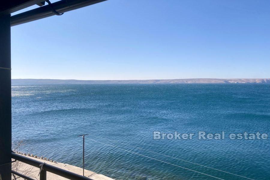 Karlobag - Dům se třemi apartmány u moře