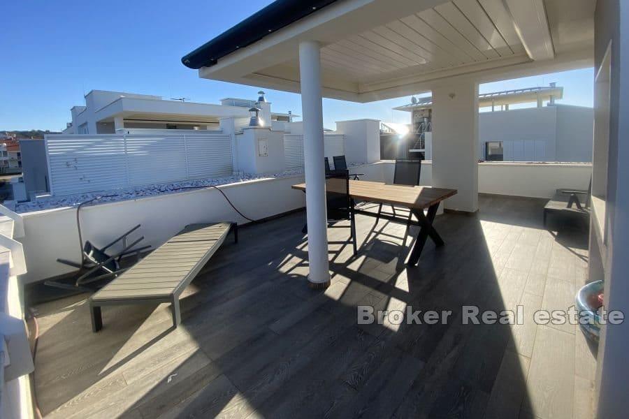 Zadar - Nydelig treroms leilighet noen få skritt fra sjøen