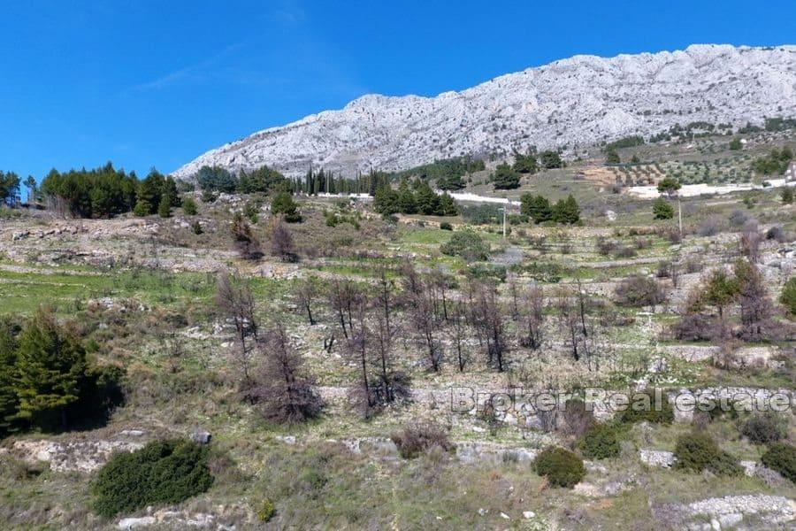 Omiš - Romslig byggetomt