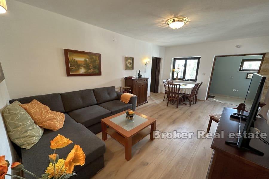 Omiš - House with a beautiful view of the sea