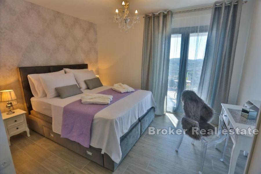 Рогозница - Новая вилла с бассейном недалеко от моря