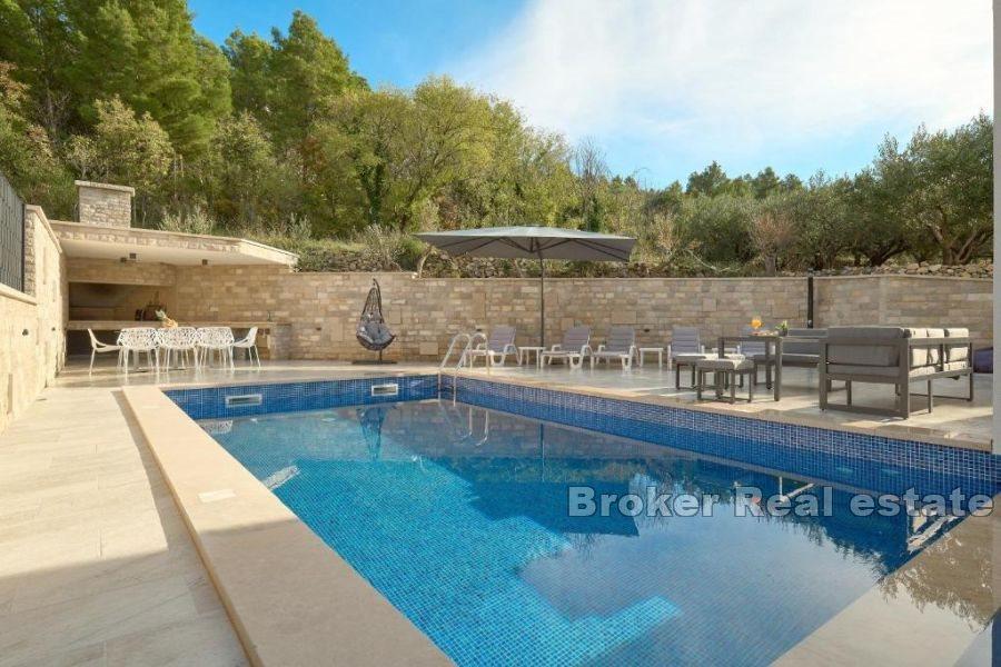 Area spaccata - Bella villa in un nuovo edificio con vista sul mare