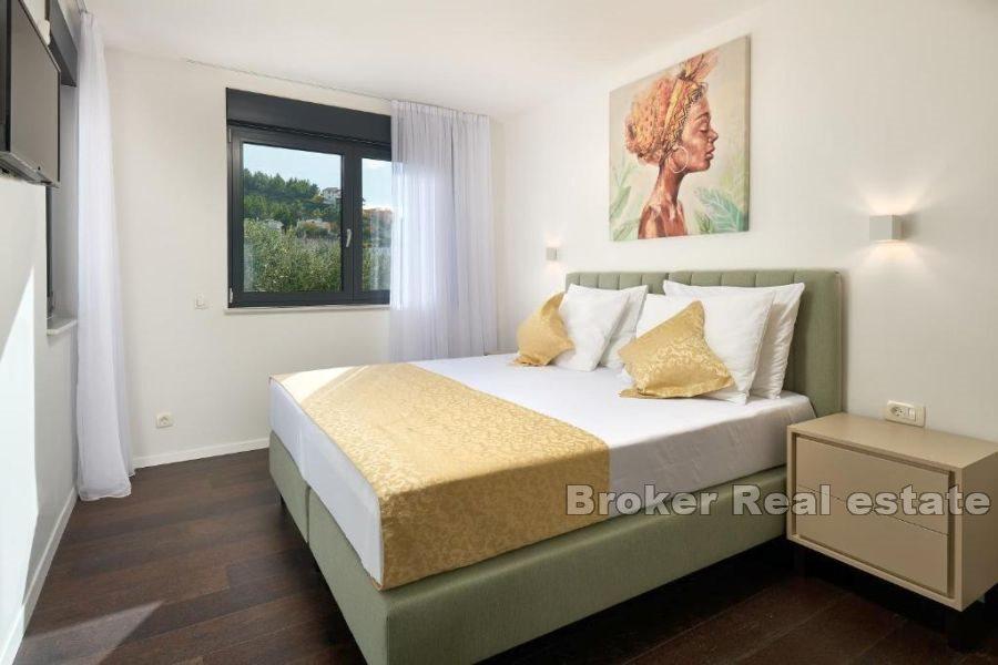 Area spaccata - Bella villa in un nuovo edificio con vista sul mare