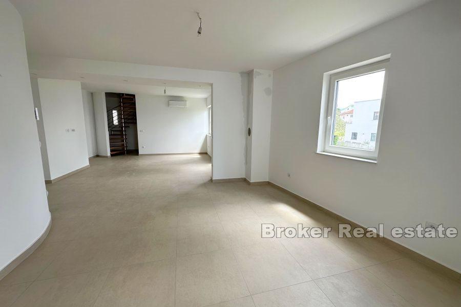 Zadar - To-etasjes leilighet med havutsikt