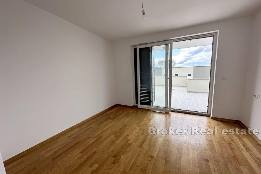 Zadar - Przestronny apartament z tarasem na dachu i widokiem na morze