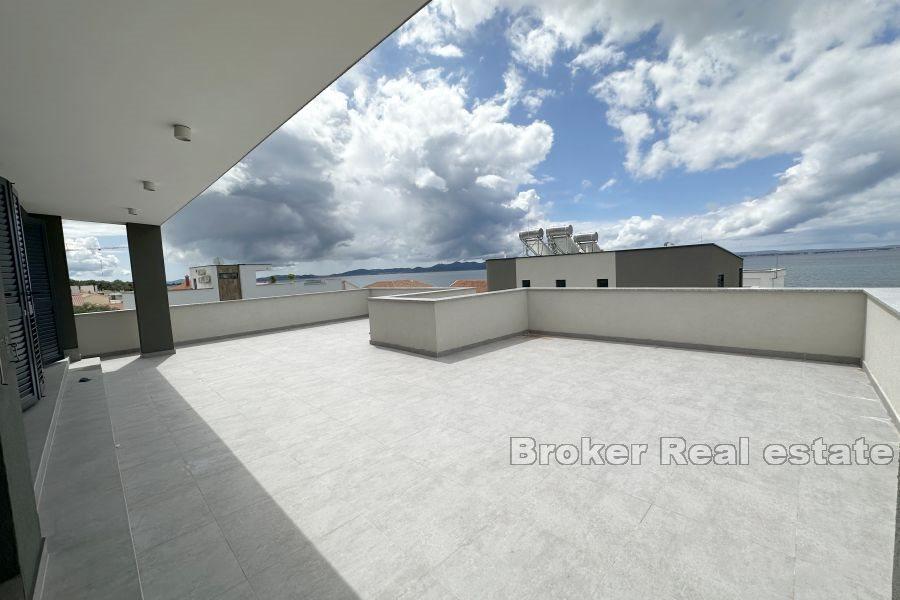 Zadar - Przestronny apartament z tarasem na dachu i widokiem na morze