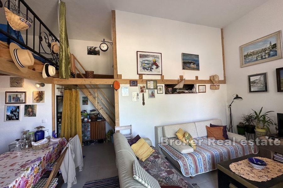 Rogoznica - Dům se dvěma pomocnými budovami nedaleko od moře