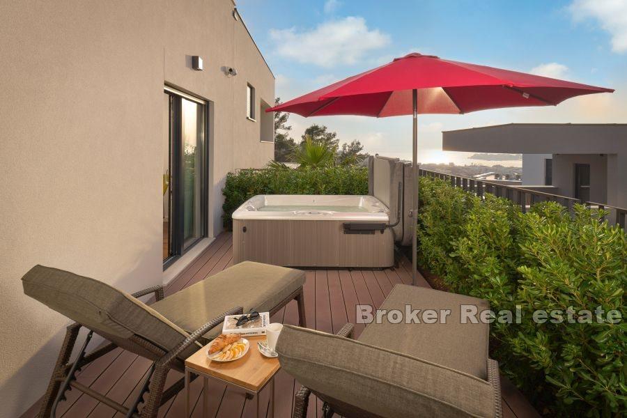 Obszar Splitu - Nowo wybudowana willa z widokiem na morze