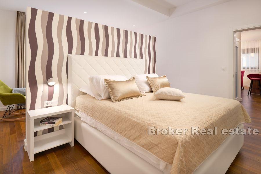 Obszar Splitu - Nowo wybudowana willa z widokiem na morze