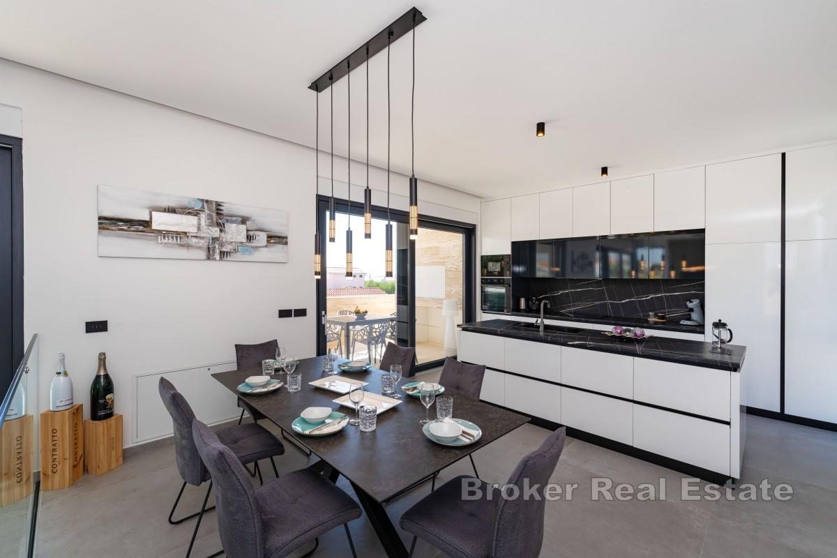 Zadar - Moderná vila s výhľadom na more a bazénom