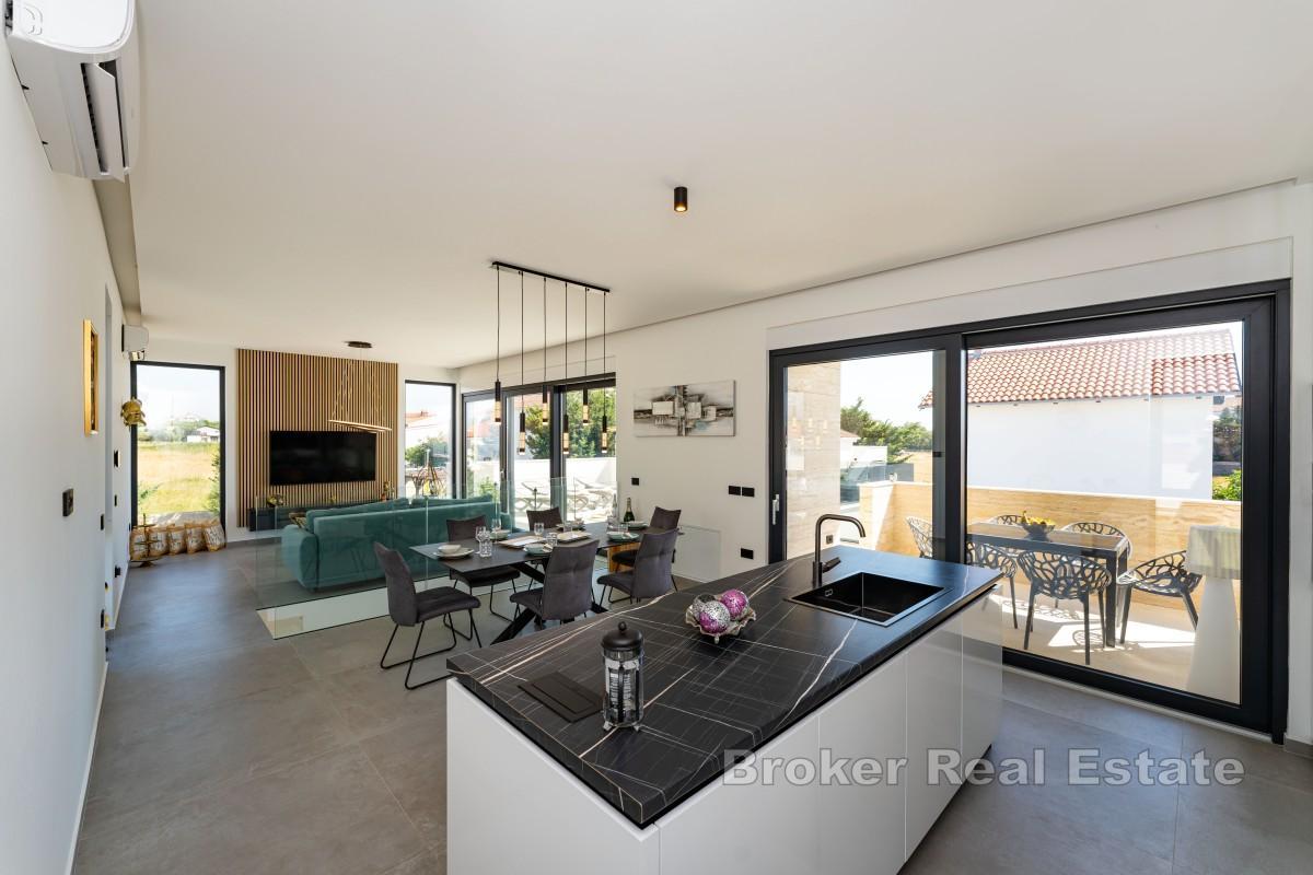 Zadar - Moderná vila s výhľadom na more a bazénom