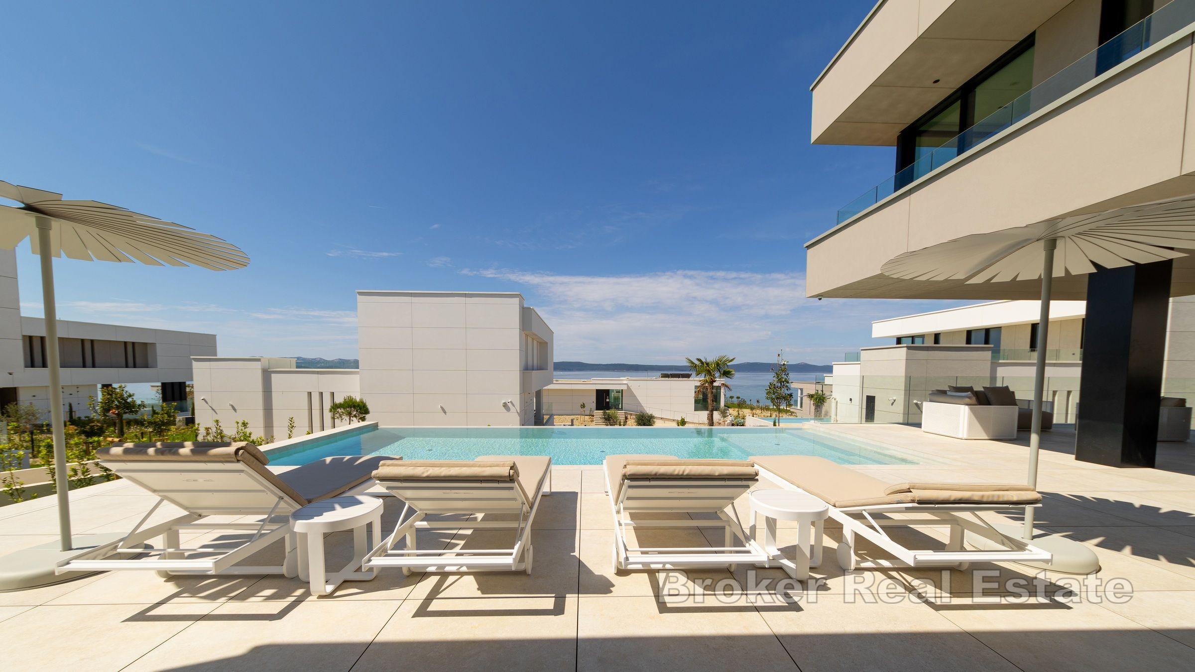 Neu gebaute Villa mit Meerblick