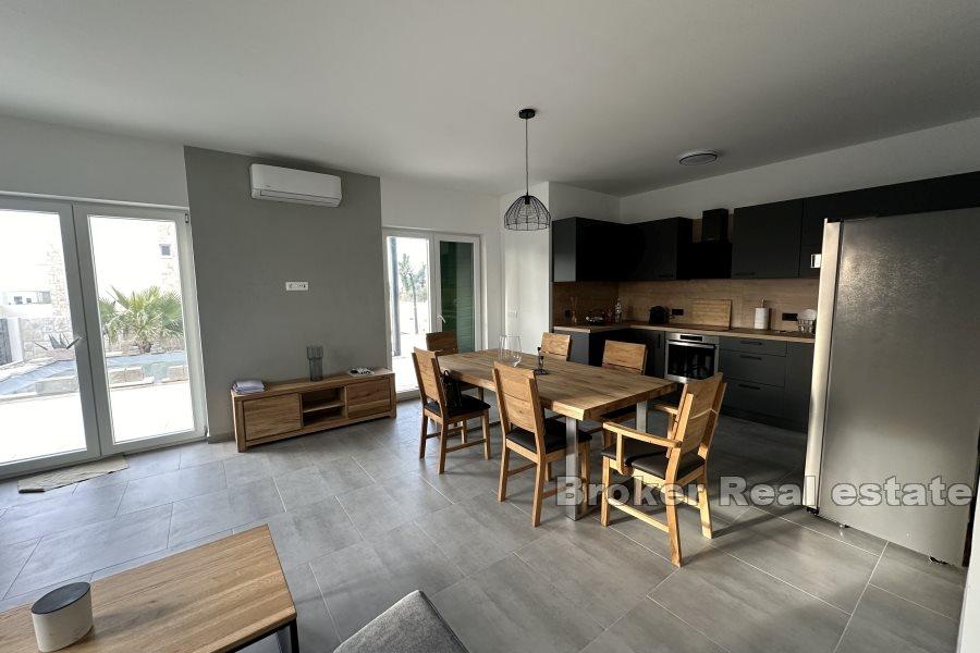 Zadar - Nowa konstrukcja z basenem i widokiem na morze