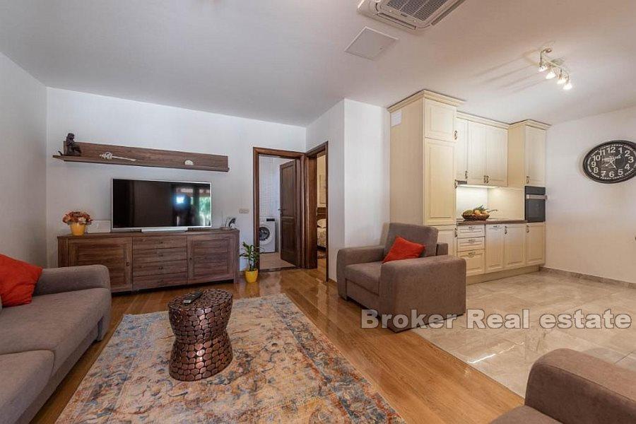 Zara - Casa isolata con piscina