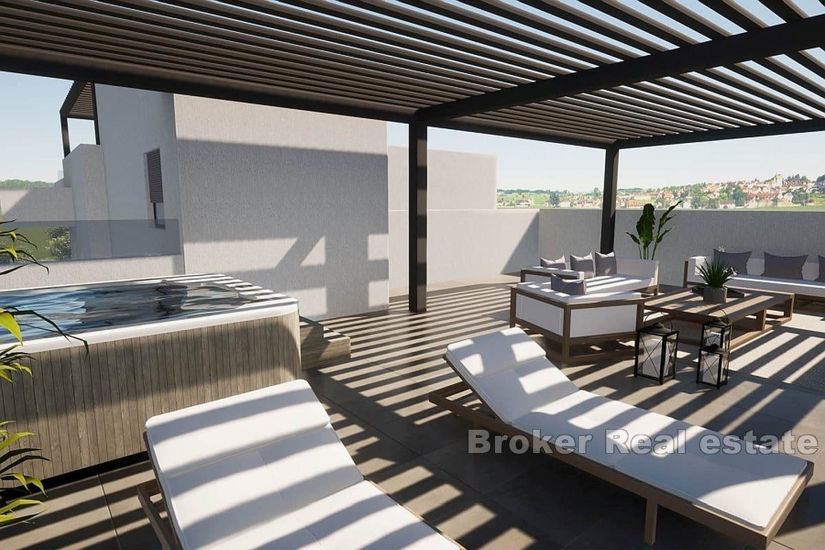 Toppleilighet med panoramautsikt og takterrasse