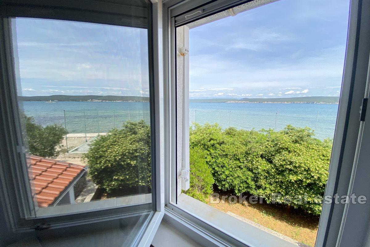 Eksklusivt hus i to etasjer ved siden av stranden