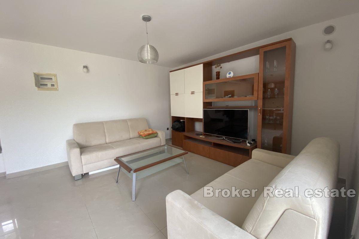 Eksklusivt hus i to etasjer ved siden av stranden