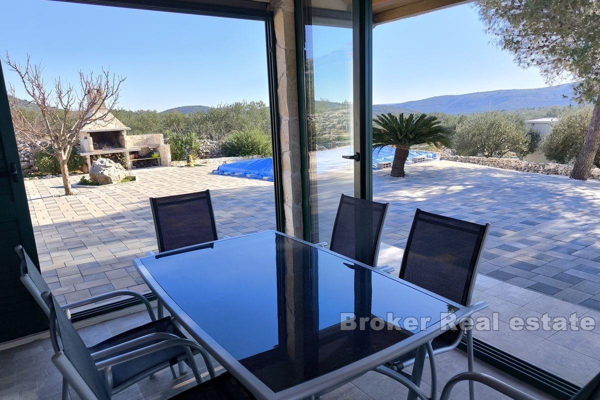 Красивый дом в тихом месте