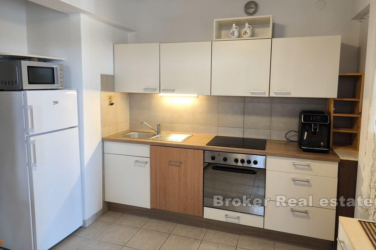 Красивый дом в тихом месте