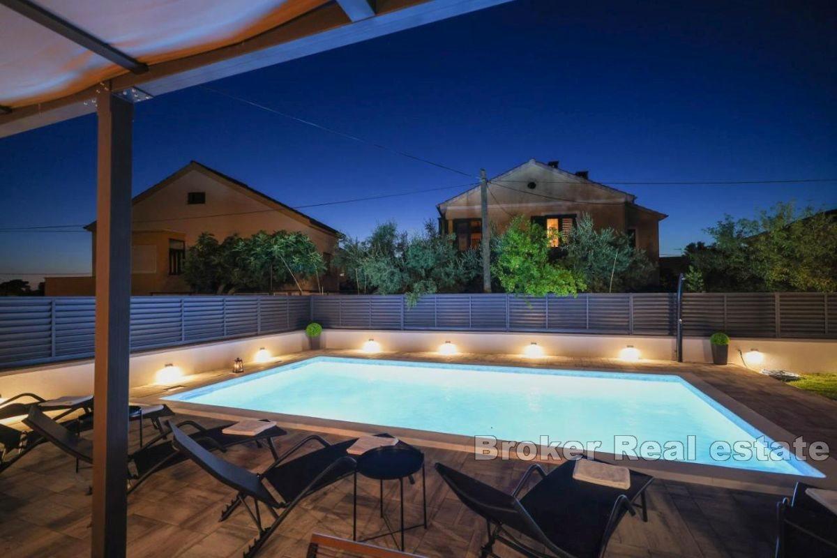 Bella casa con piscina