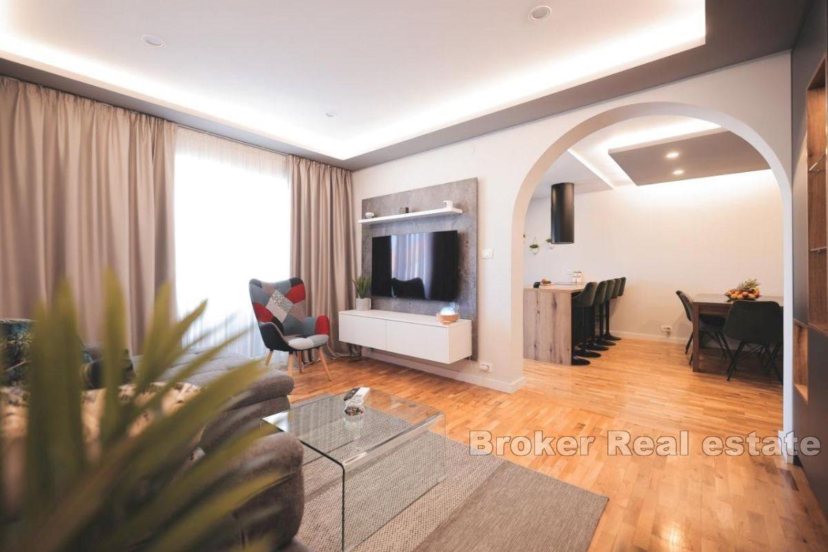 Vakkert hus med svømmebasseng