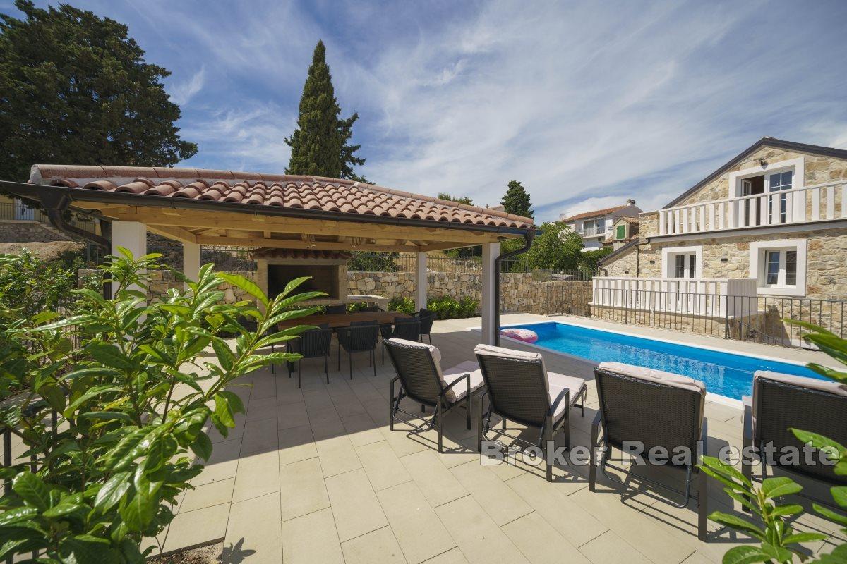 Renoverat lyxhus med pool